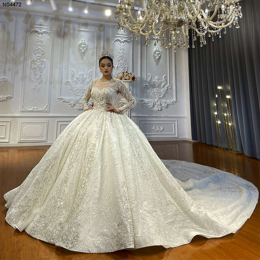 Lace Appliques Rhies Crystal Long Wedding Dress
