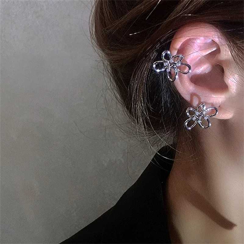 Womens silver clip earrings Gothic flower crystal zircon metal earrings unusual cuff design non perforated earrings Korean trend W241017