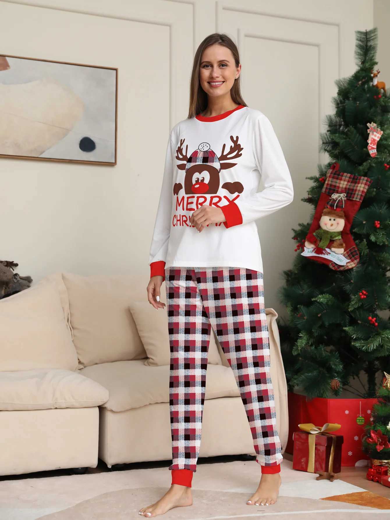 New 2024 Merry Christmas Printed Pajamas Womens Mens and Girls Clothing Set Family Matching Set Soft Cute Pajama 2-piece Set W241015