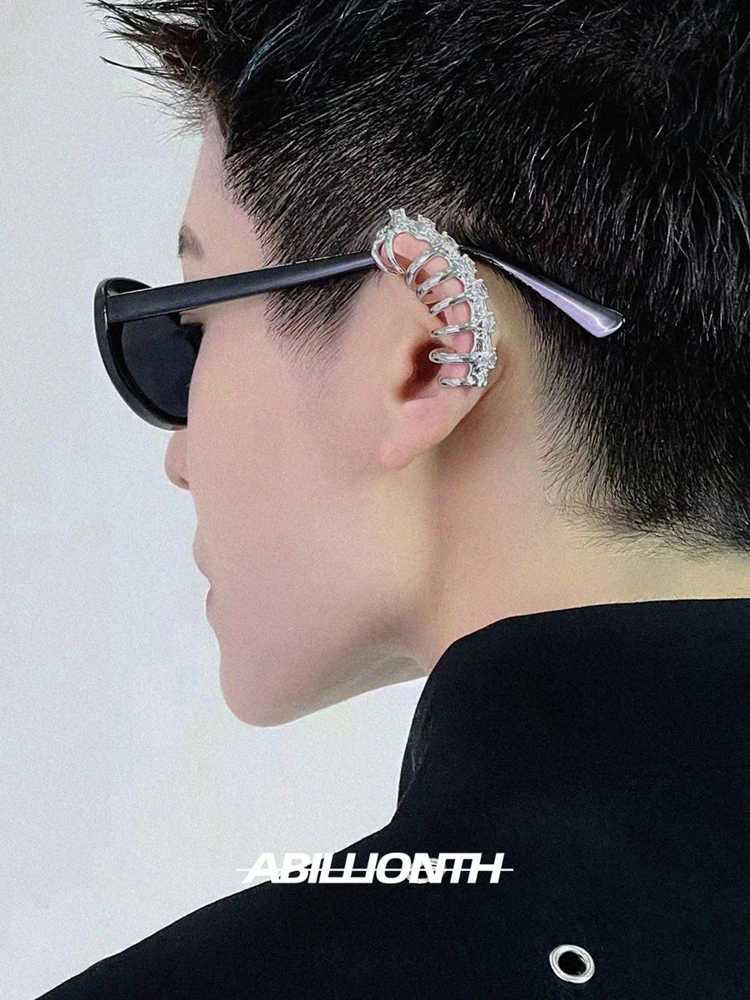 2022 New Y2K Retro Fashion Elegant Punk Elf Long Ear Clip Crystal Water Diamond Design Cool Ear Cuff Packaging Stud Clip Earrings W241017