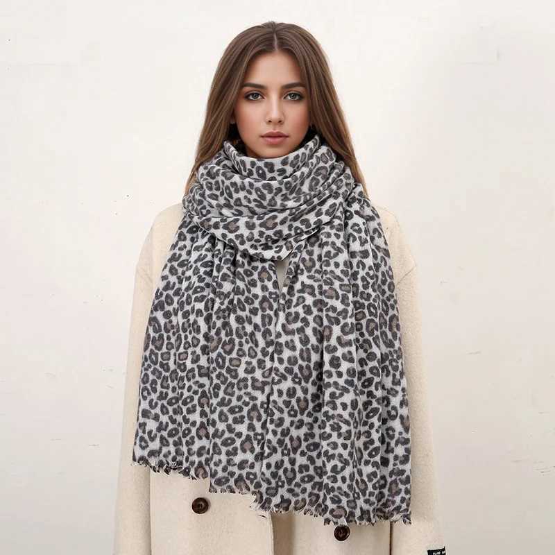 Leopard Cashmere Scarf New 2024 Womens Tassel Shawl Winter Warm Blanket Wen Neck Pashmina Thick Scarf Fl Cover Scarf X241017