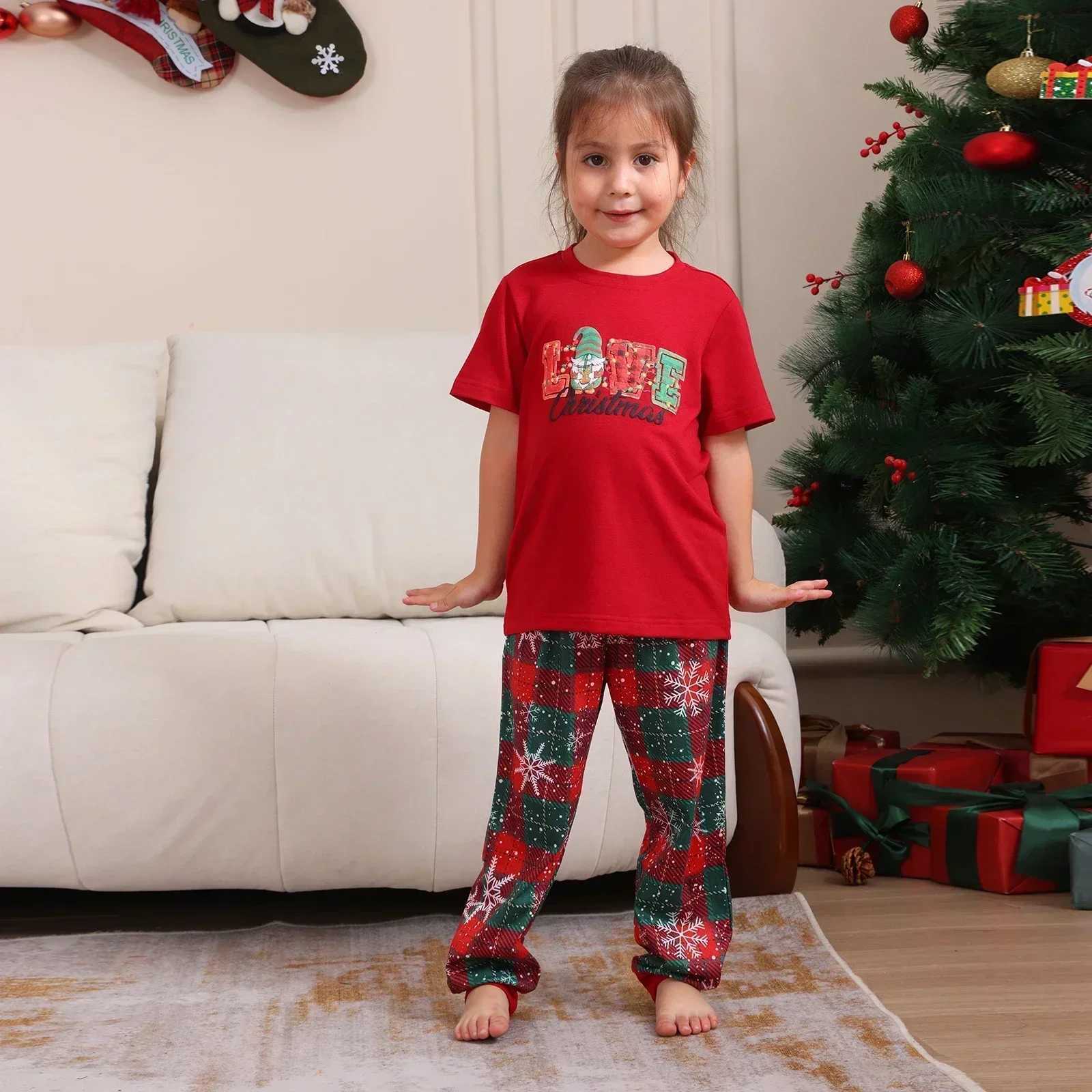 New Arrival 2024 Family Matching Set Cartoon Printed Short Sleeve Top+Mens 2-piece Family Clothing Christmas Pajama Set W241015
