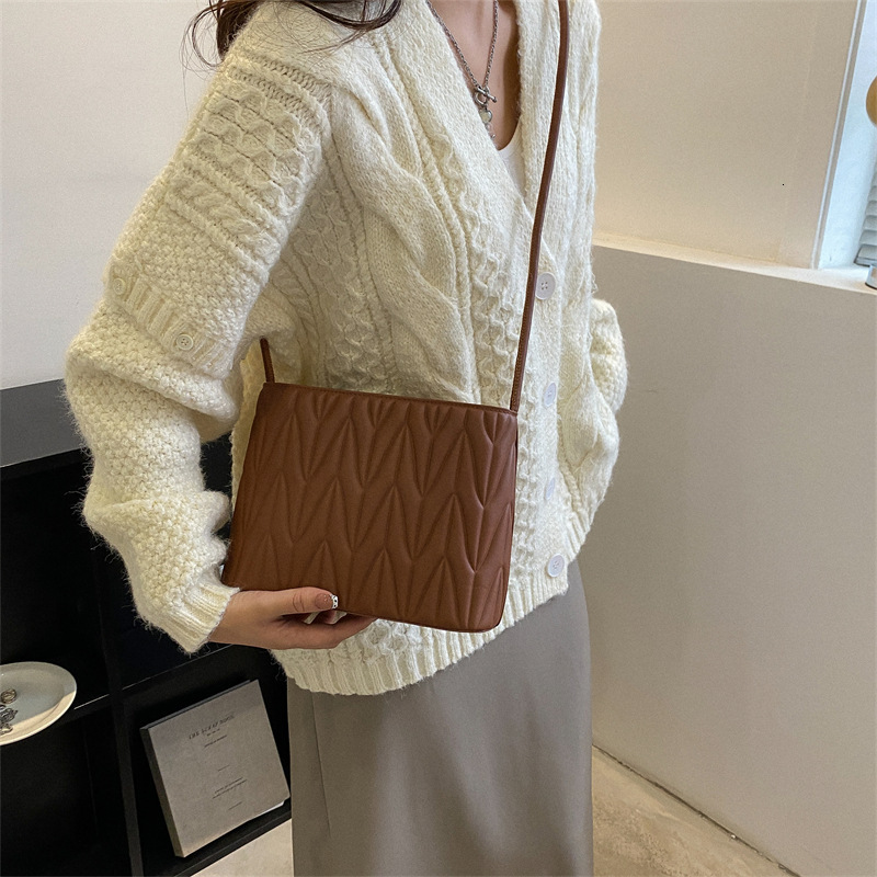 new autumn minimalist stylish women's fashionable diagonal cross single shoulder tote bag, casual niche, small and fresh