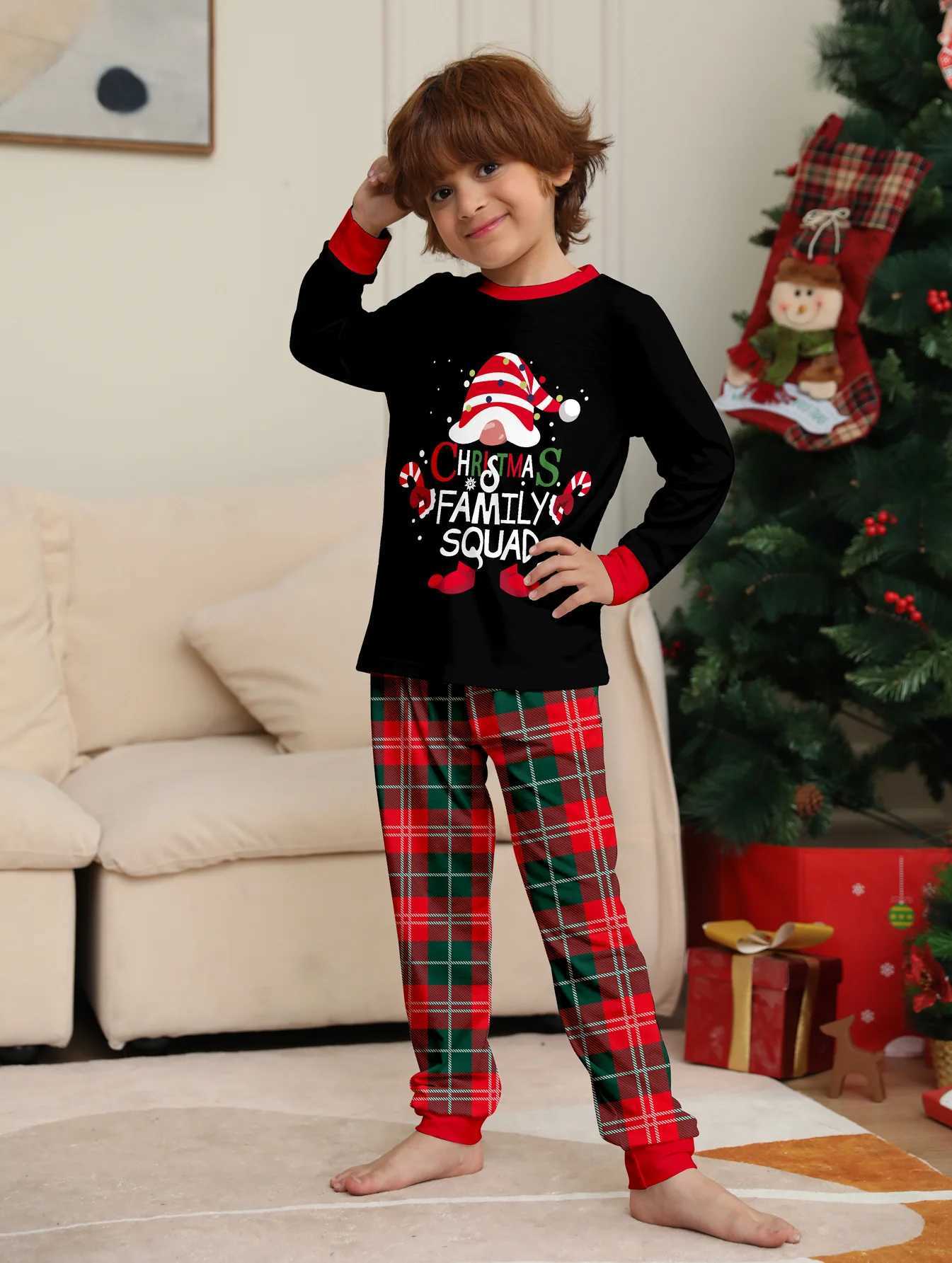 Family Christmas Matching Set Mom Daughter Dad Son Pajama Set Soft Full Sleeve Pajama Cute Baby and Dog Pants Pjs Christmas Appearance W241015