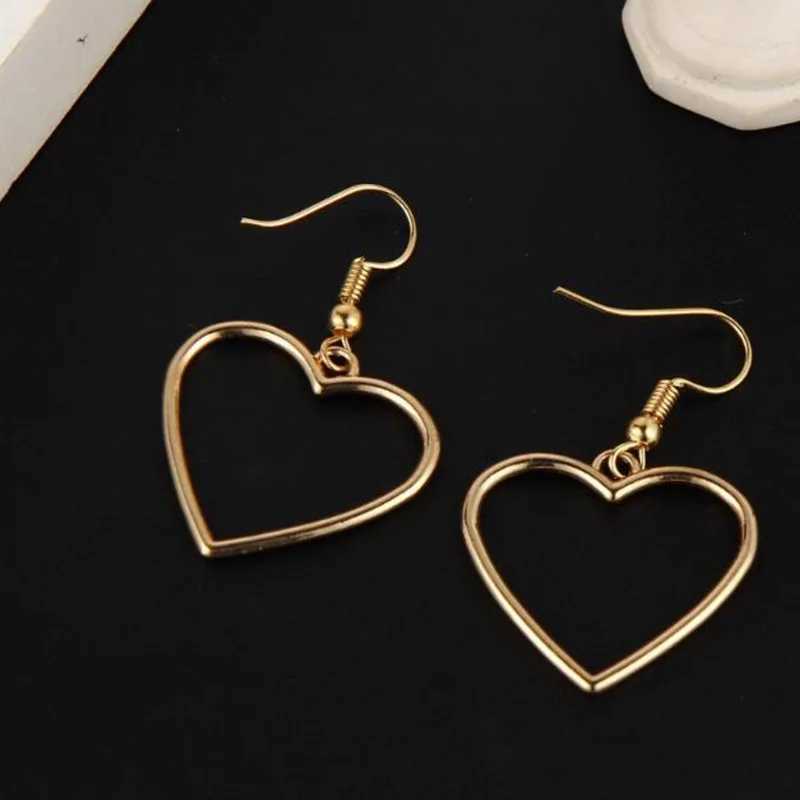 New hot fashion geometric heart-shaped clip on earrings no perforations Brincos oorbellen simple statement womens jewelry earrings W241017