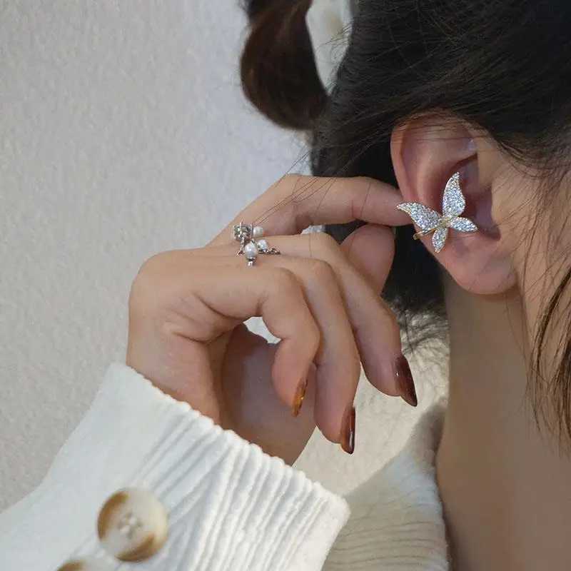 1 shiny crystal butterfly ear clip womens unperforated earrings fashionable butterfly ear sleeves 2024 Korean Kpop jewelry W241017