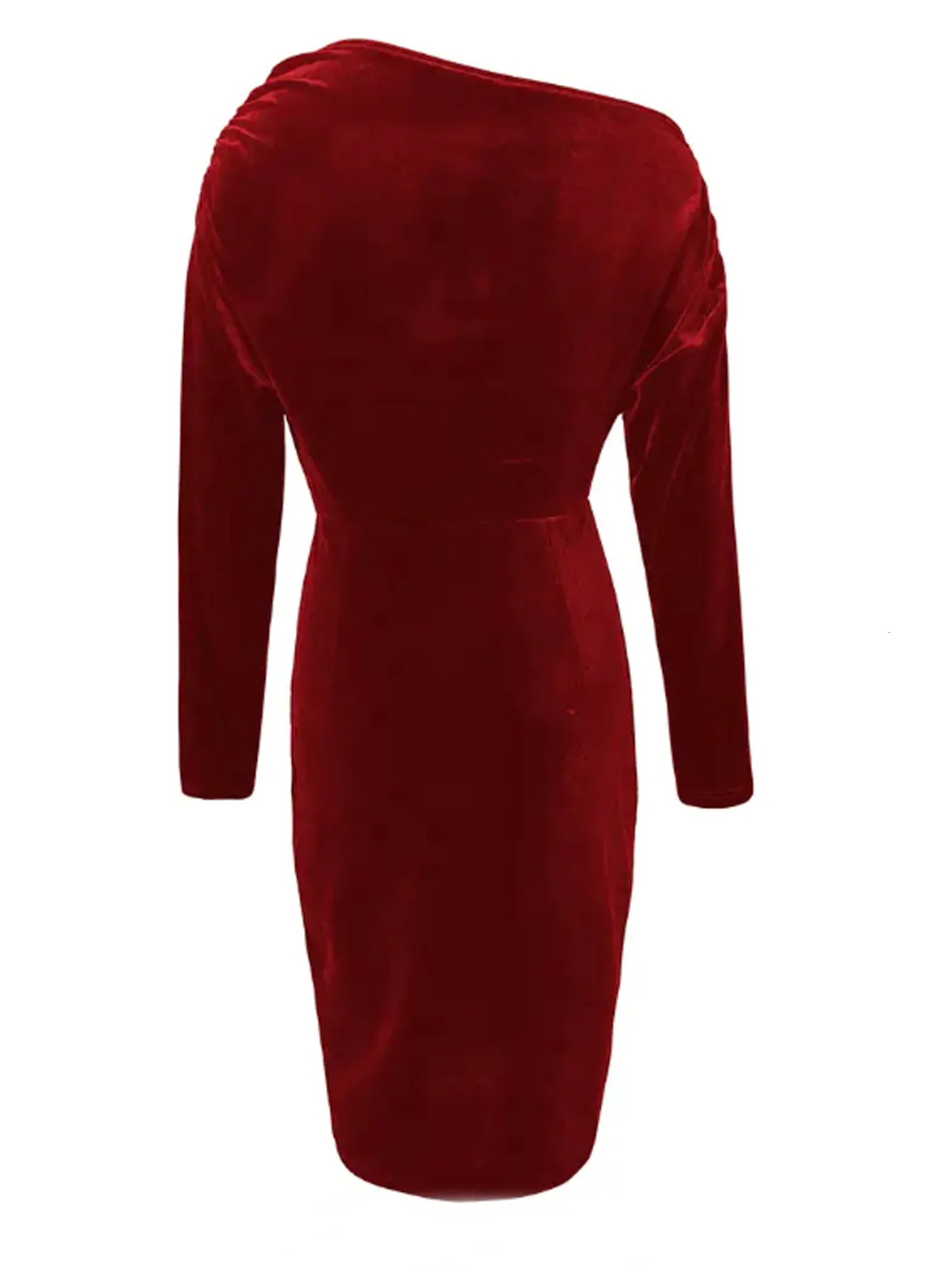 2024 Winter Red Velvet Plus Size Bodycon Dress Women Long Sleeve Large Knee Dresses Ladies Sexy Off Shoulder Evening Party Dress 241017