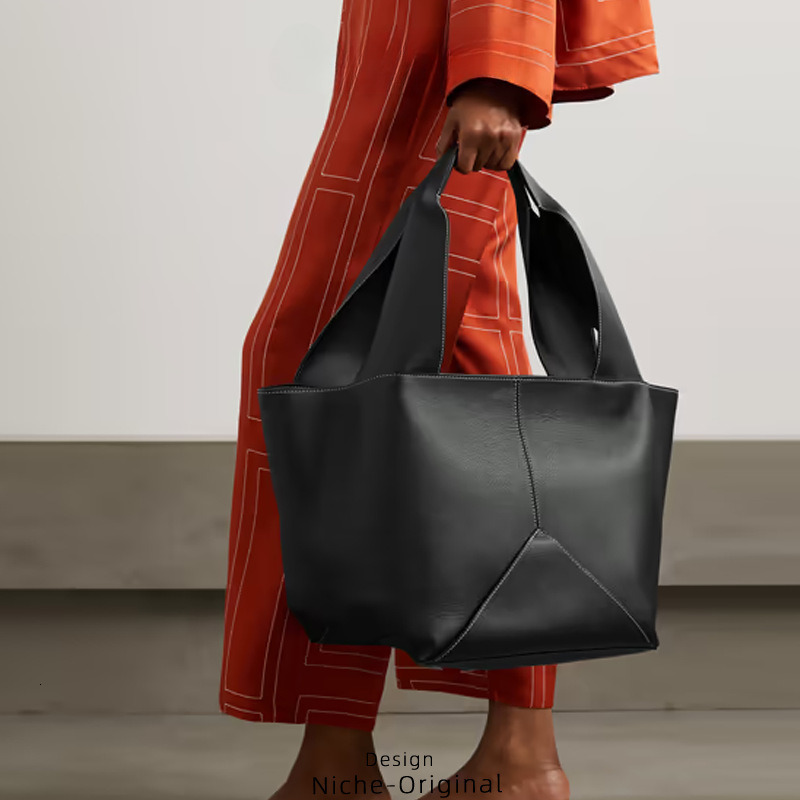2024 New Versatile Simple Soft Large Capacity Niche Design Suede Bucket Unisex Style Bag Tote Bags For Women
