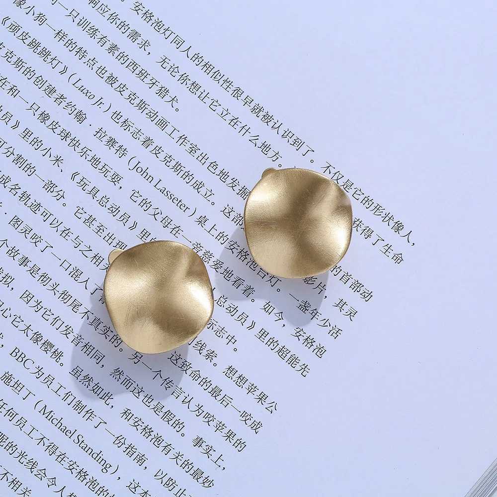 Retro minimalist circular clip earrings no perforations suitable for womens party punk ear clip jewelry wholesale W241017