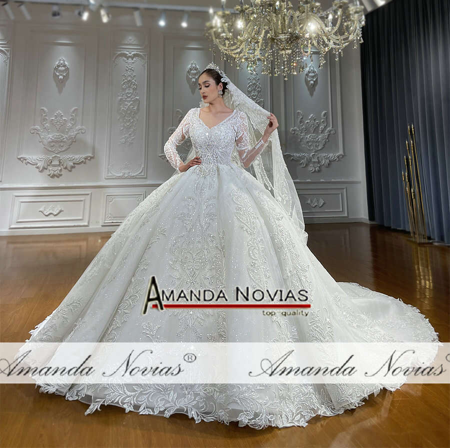 Amanda Novias Lace Wedding Dress Tiered Skirts Ball Gown