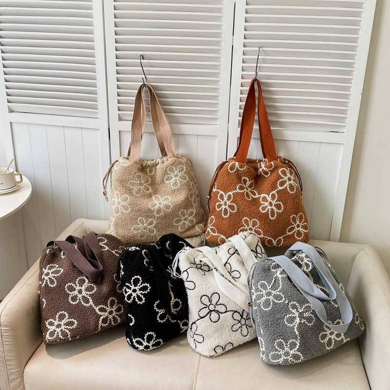 Small design, granular fuzzy hair, women's fashion flower, lamb hair, hand-held bucket bag, autumn winter large capacity shoulder bag 241015