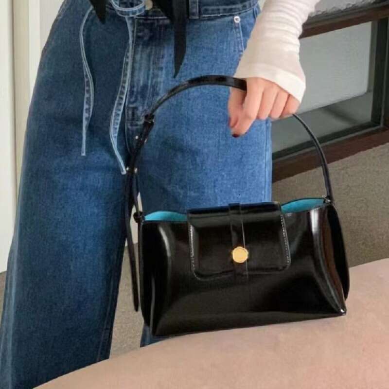 New All-Match Fashion Minority Exquisite Underarm Bags Simple Korean Square Magnetic Button Clutches Commuter Dermis Handbags