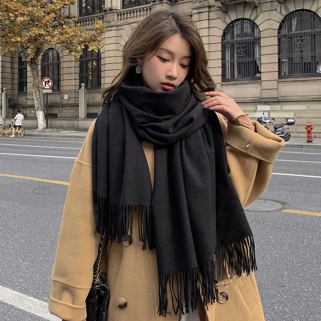 New Black Scarf Cashmere Wan Wool Womens Scarf Warm Grid Scarf XWJ07 X2410171