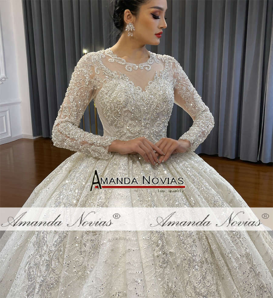 Lace Appliques Rhies Crystal Long Wedding Dress