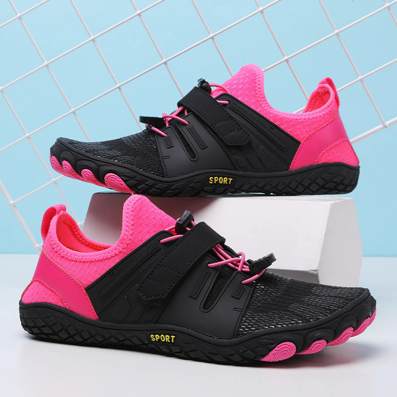 Summer new outdoor hiking and trekking shoes for men, quick drying, breathable, beach diving, and river tracing shoes for women