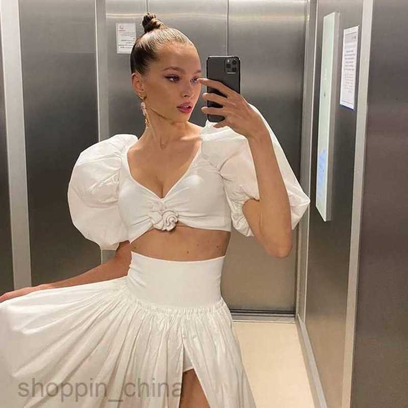 Basic Casual Women Dresses New long skirt two-piece set with bubble sleeves, waist cinched high slit long skirt set
