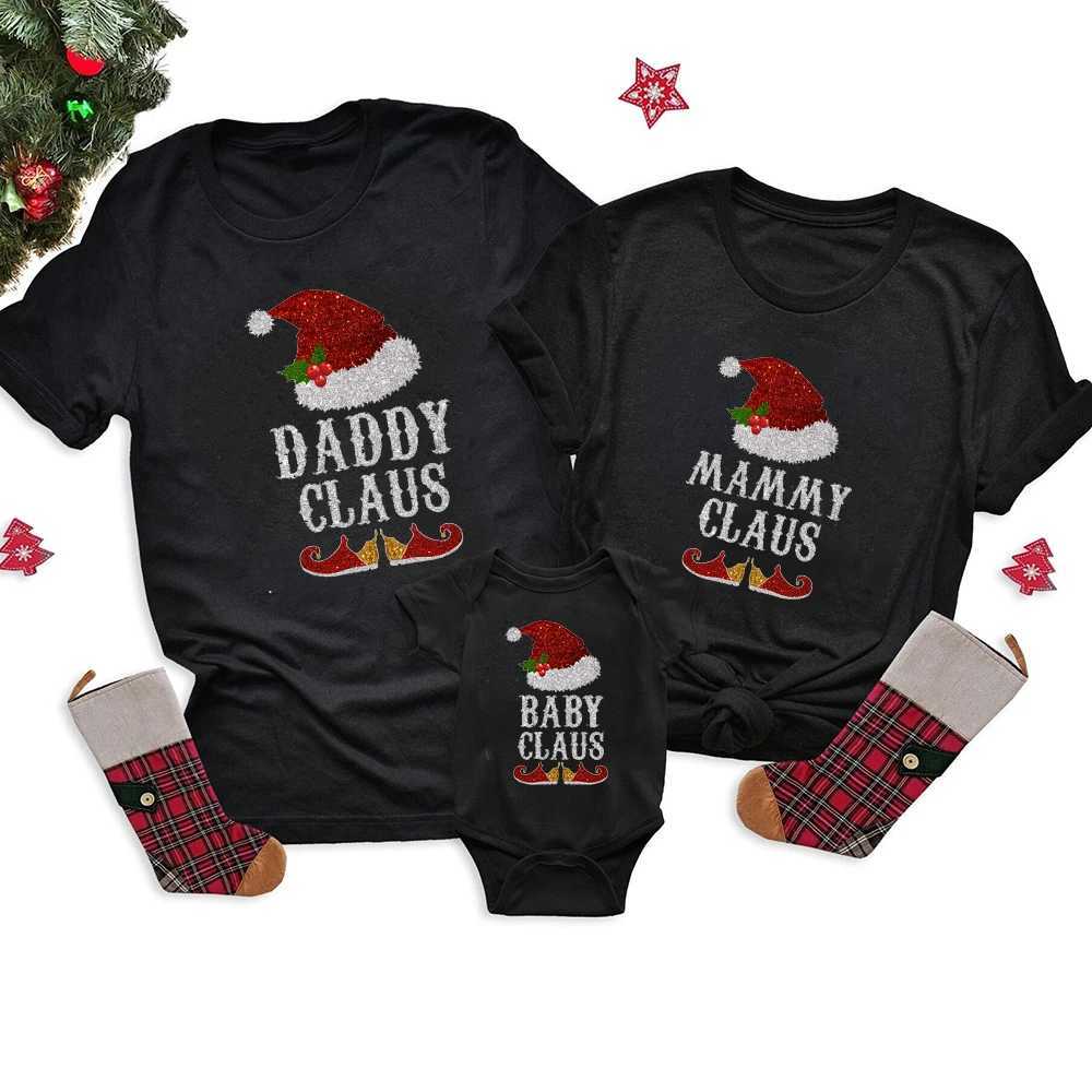 Merry Christmas Dad Mom Baby T-shirt Dad Klaus Mom Klaus Dad Santa Claus W241015