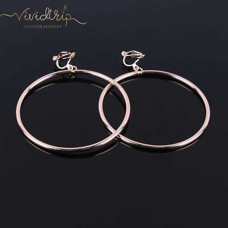 Classic geometric round clip earrings without perforations metal simple large earrings suitable for womens parties minimalist fashion jewelry W241017