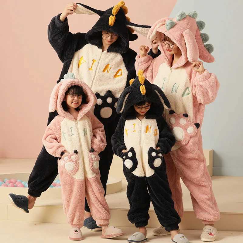 Family Matching Set Couple Warm Wool Onesies Pajamas Womens Anime Splicing Pajamas Childrens jumpsuit W241015