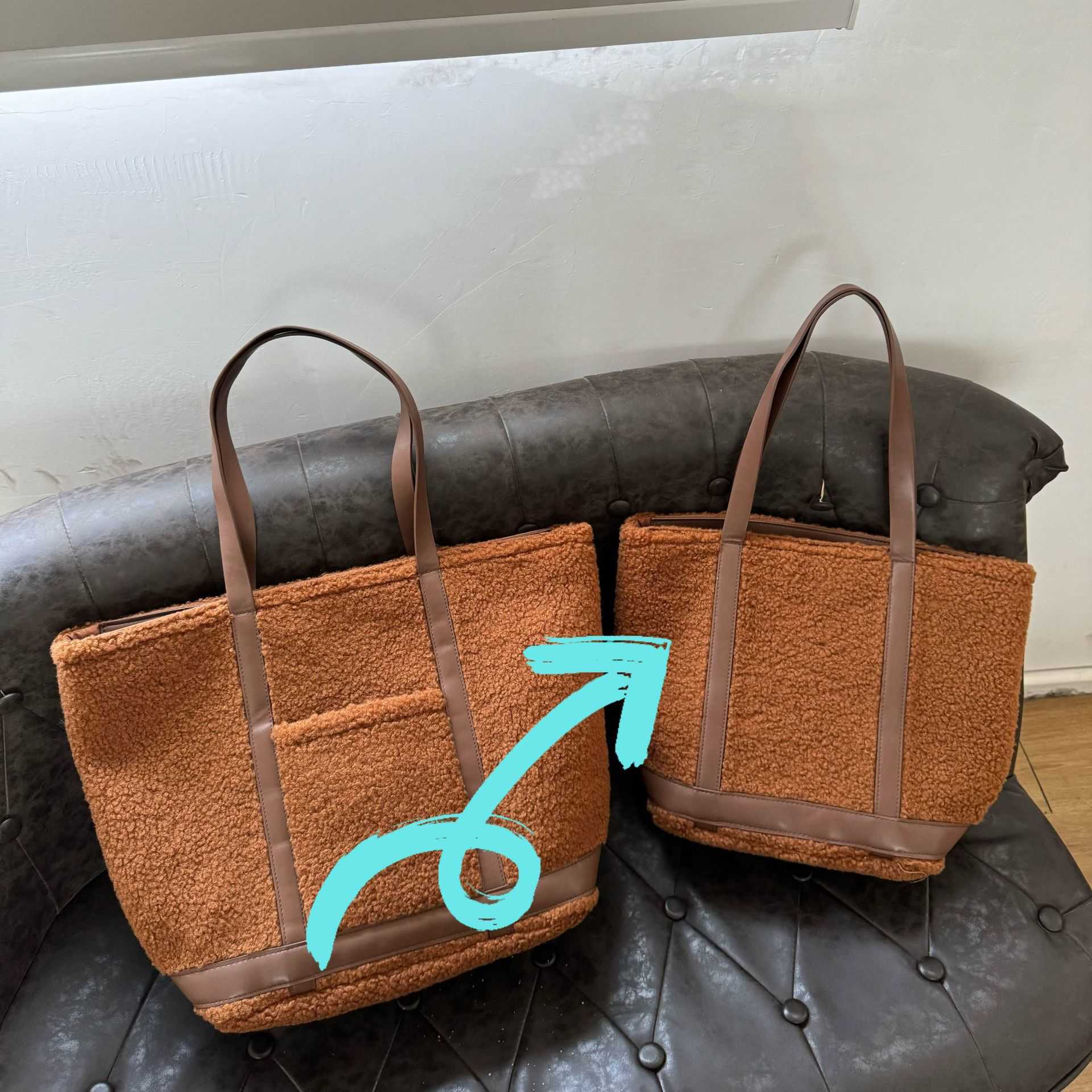 Homemade tote bag women, large capacity autumn winter lamb wool plush bag, shoulder bag, casual versatile 241015
