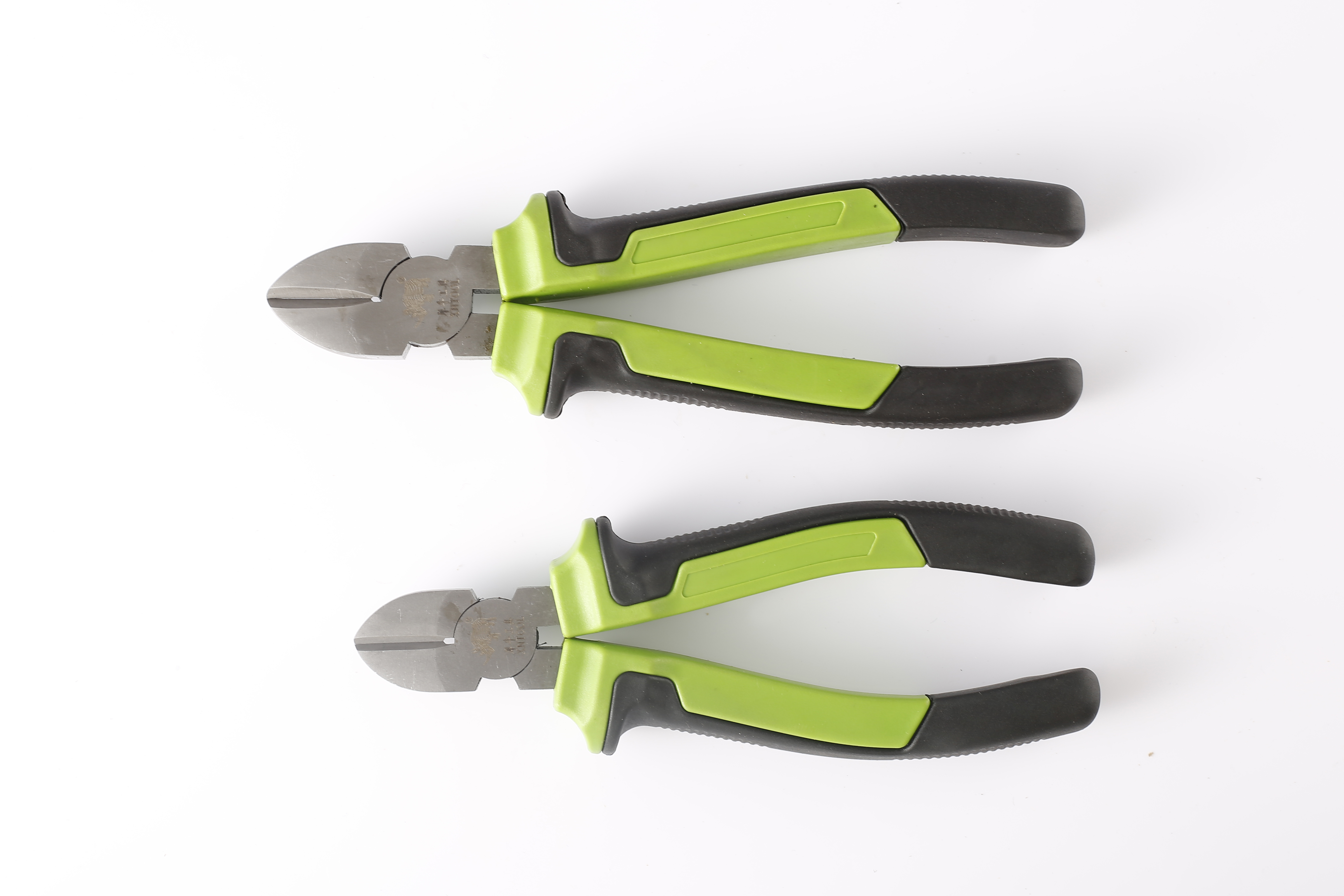 European pliers Green and black handle surface sandblasting treatment