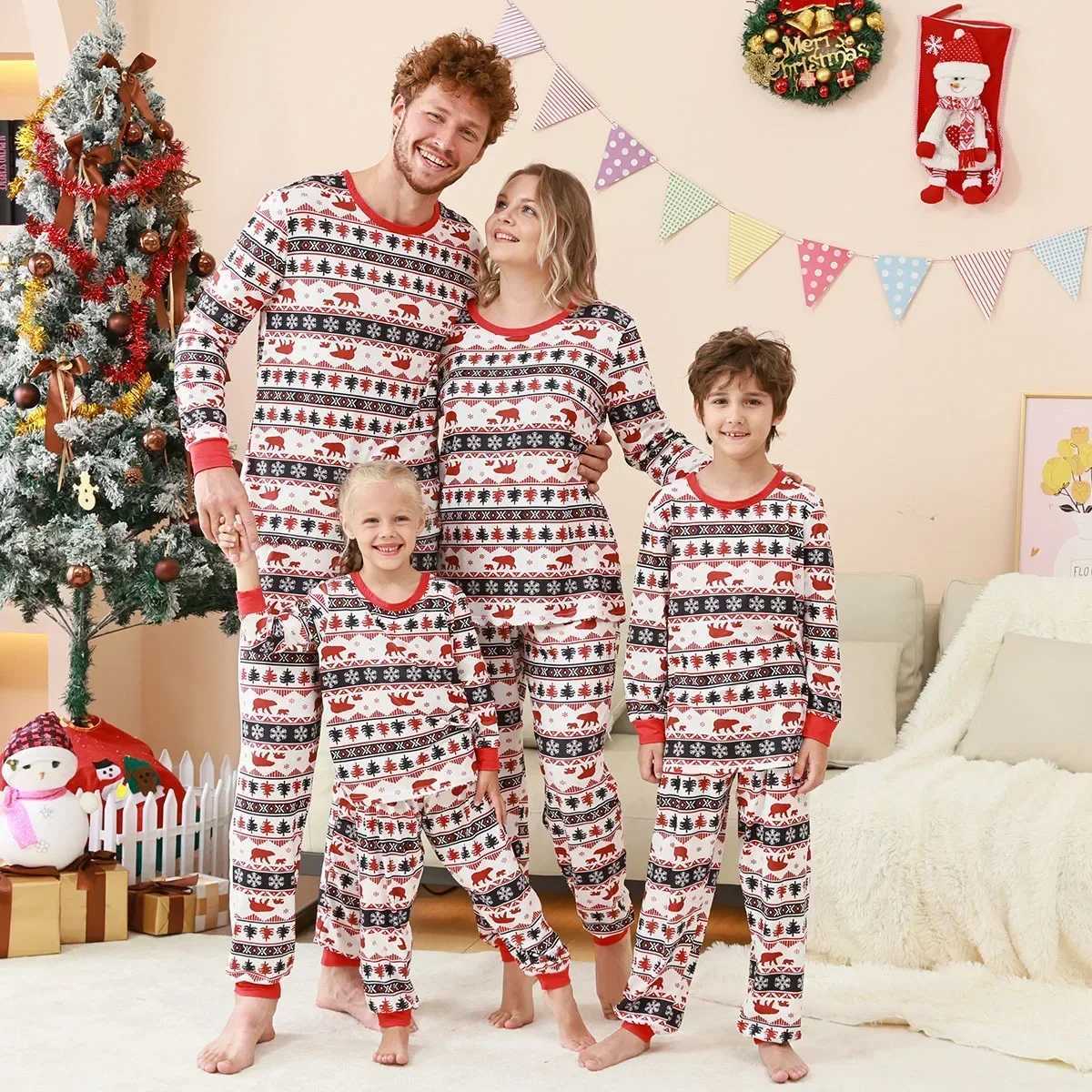 New Family Clothing Set Fully Printed Christmas Pajamas Soft and Warm Pajamas for Adults and Children Matching Clothing for Boys and Girls Pjs W241015