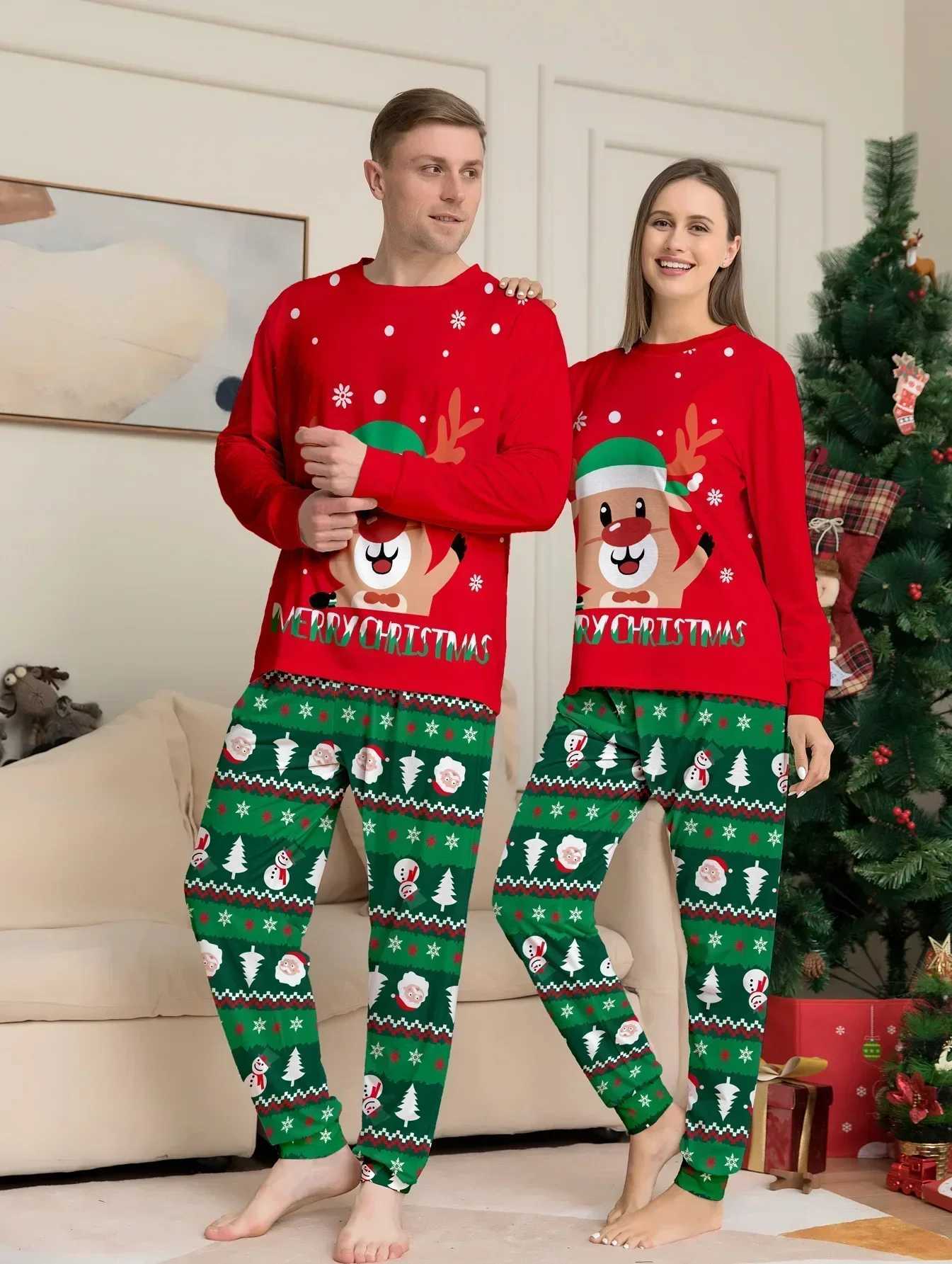 Merry Christmas 2024 Elk Printed Family Matching Pajama Set Adult and Childrens New Years Clothing Cute 2-piece Set Pajama Christmas Appearance W24101