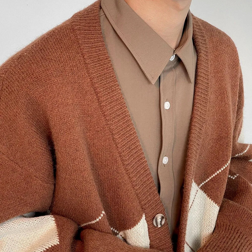 Mens Brown Y2K Knit Sweater Cardigan Retro Winter Blouse Outerwear Knitwear Korean Autumn Clothes Male 241017