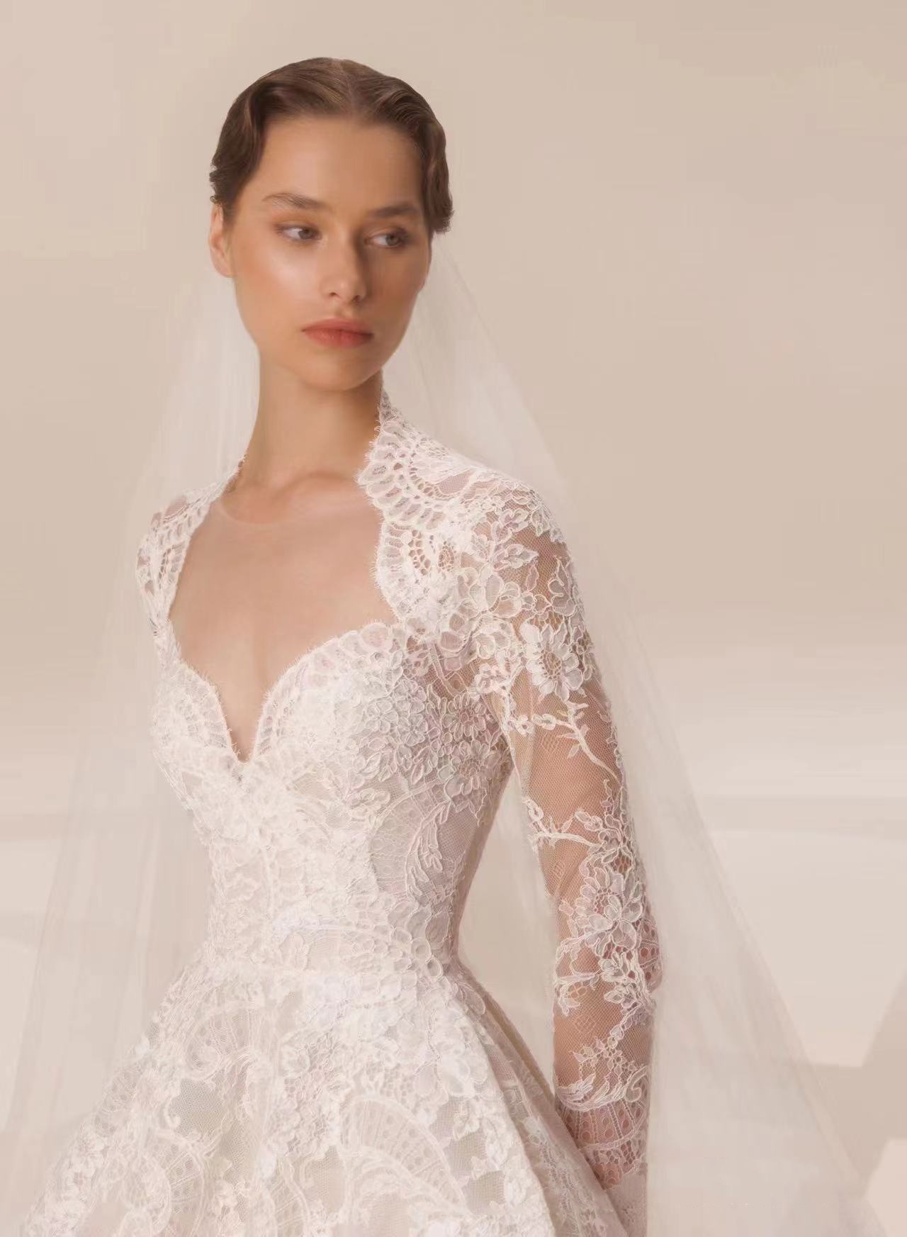 Elegant A Line Bride Gown With Veil O Neck Long Sleeve Wedding Dress Backless Ruched Sweep Train Lace Bridal Dresses Custom Made