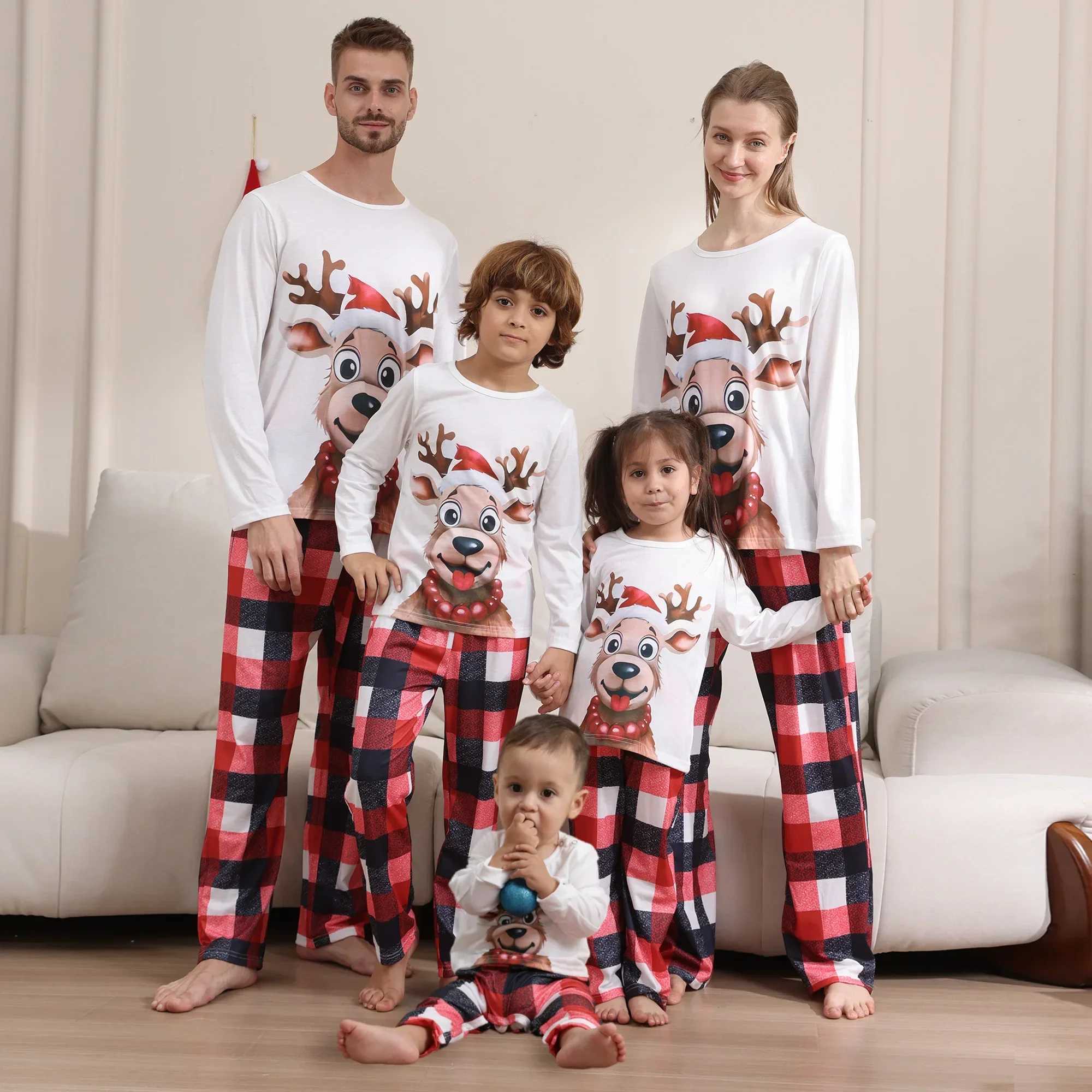 Christmas Pajamas Family Appearance Womens Boys and Girls Clothing Set Cartoon Elk Print Soft Cute Pajamas Christmas Gift New Years Clothing W241015