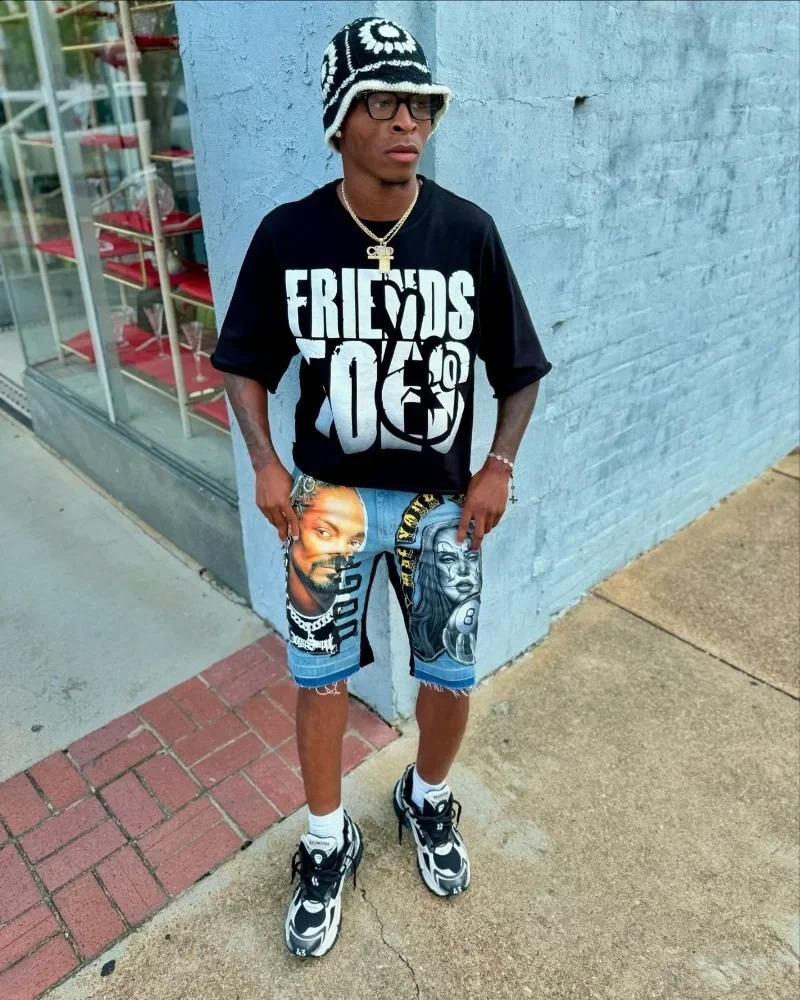 Retro Gothic letter pattern printed oversized Tshirt mens fashionable street hiphop loose and versatile short sleeved shirt 241017