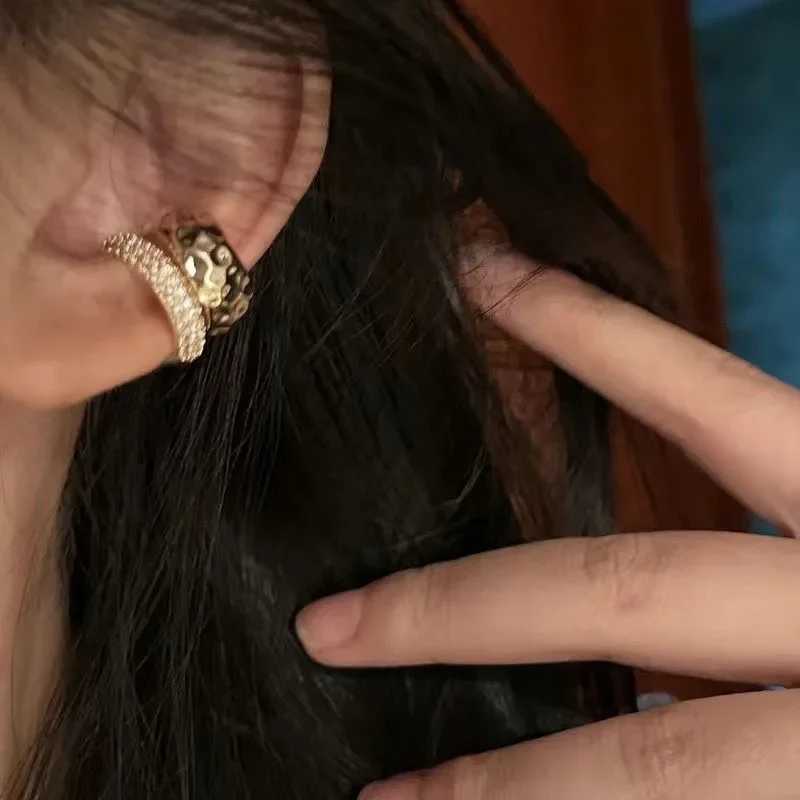 New trend Zircon double-layer ear sleeves with no perforations punk style unique metal geometric female ear clips Y2K jewelry W241017