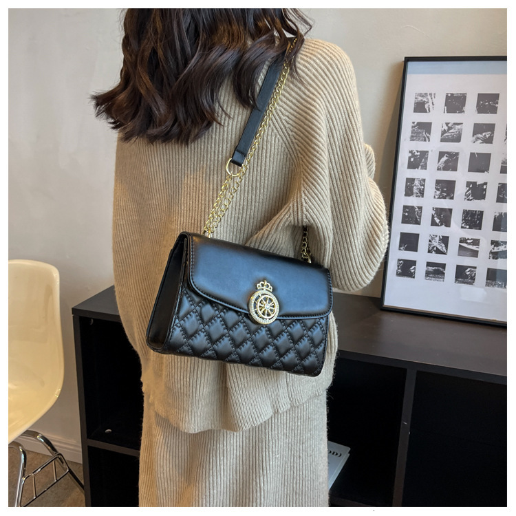 Fashionable and minimalist western-style chain autumn new item single shoulder crossbody small square women's bag temperament solid color trend