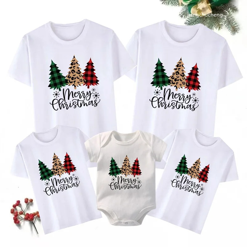 Merry Christmas Family Matching Clothes Mother Father Kids Tshirt Baby Rompers Cotton Look Year Outfits Gift 241017