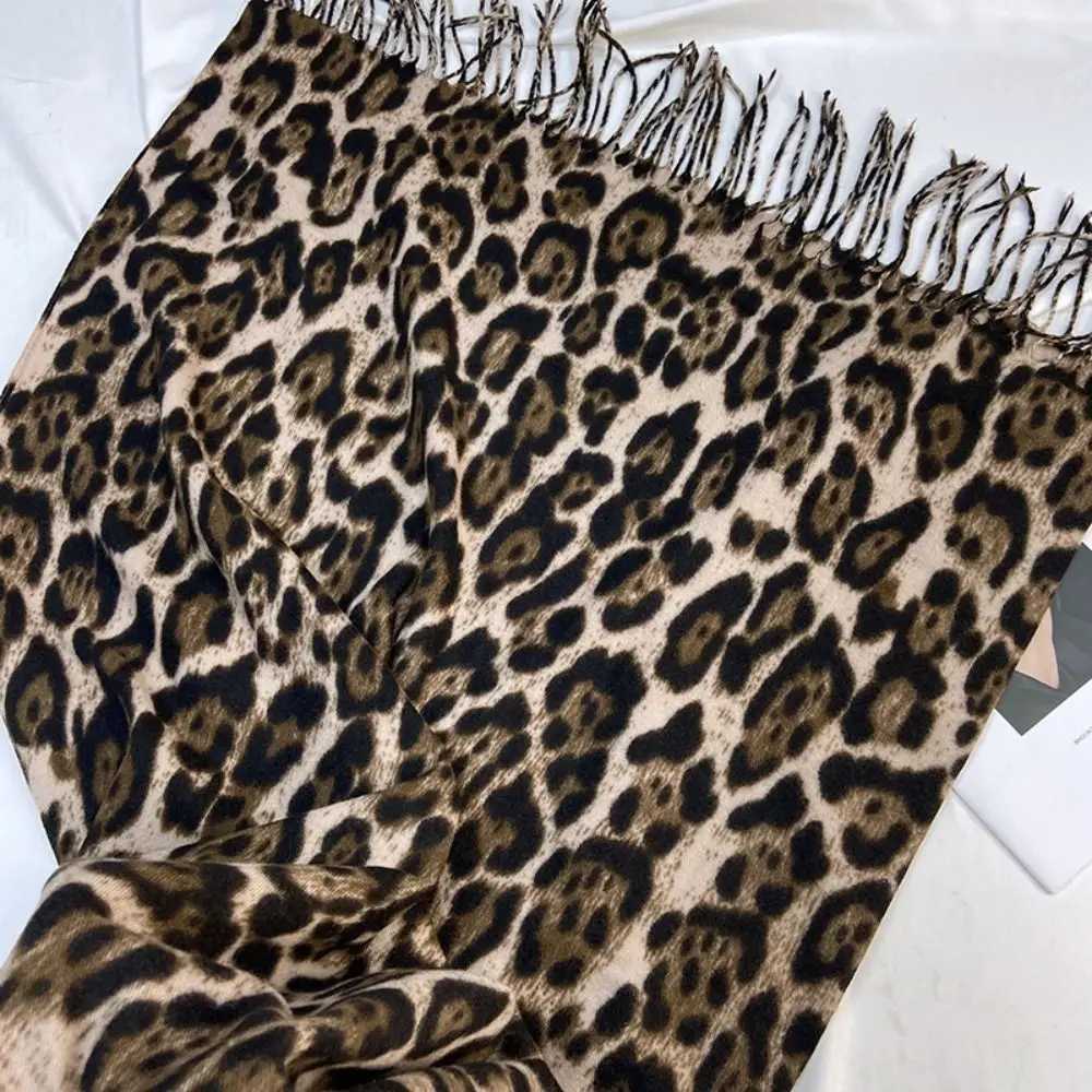New Classic Leopard Scarf Thick Winter Printed Edge Shawl Fashionable Wen Hot Carpet X241017