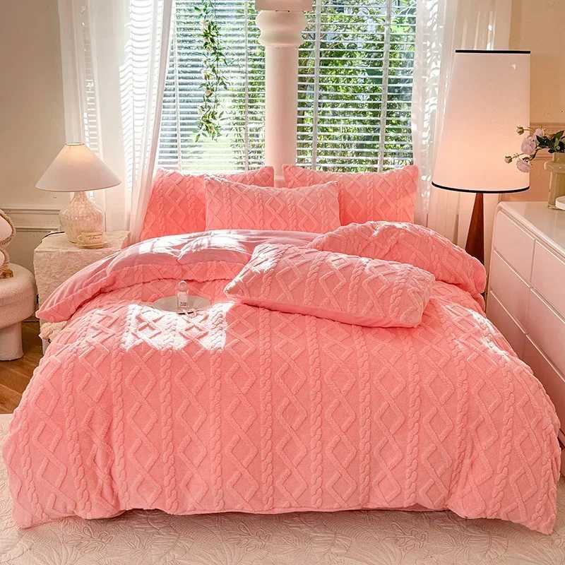 2024 NewTuff Velvet Milk Solid Color Single Quilt Cover Thickened Warm Duvet Fall and Winter Bedding for Two 180x220 220x240XJ241015