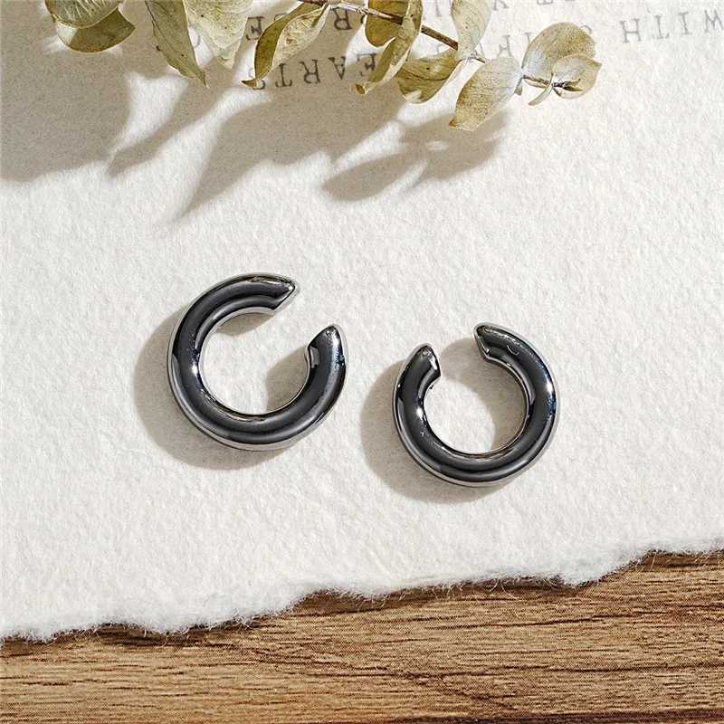Gold and silver earmuffs non perforated ear clips suitable for womens fashionable fake cartoon earrings jewelry gifts W241017