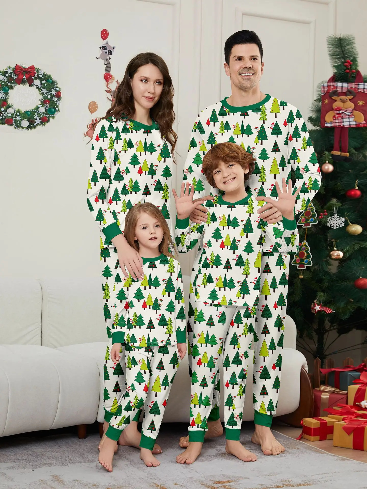Christmas Family Look All Over Santa Tree Print Pajamas Adults Kids Matching Clothing Set Soft Cute Sleepwear Xmas Gift 241017