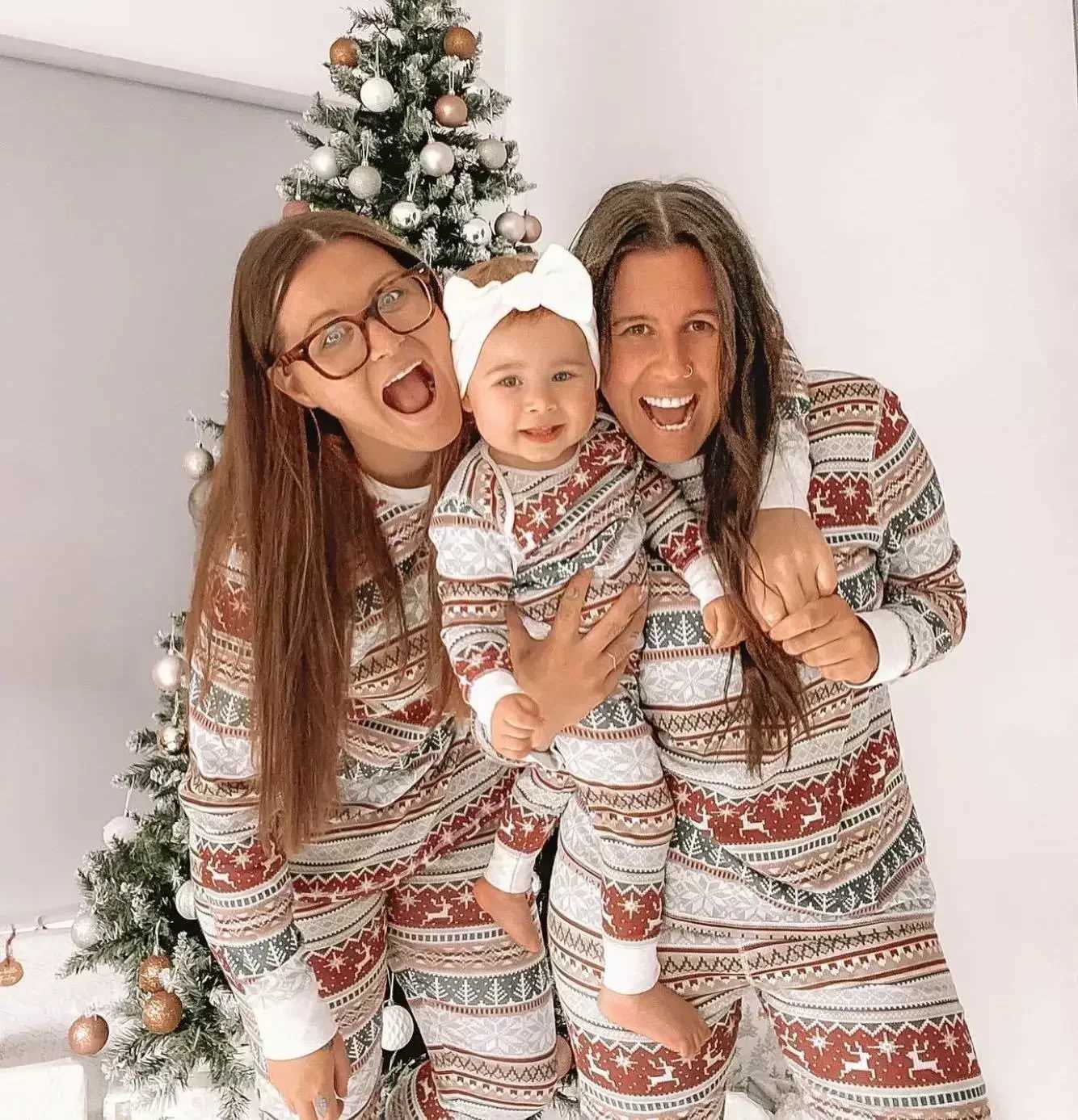 New 2024 Family Christmas Pajama Set Full Set Printed Matching Clothing Set Baby Hoodie Mother and Childrens Clothing Pajama Christmas Appearance W241