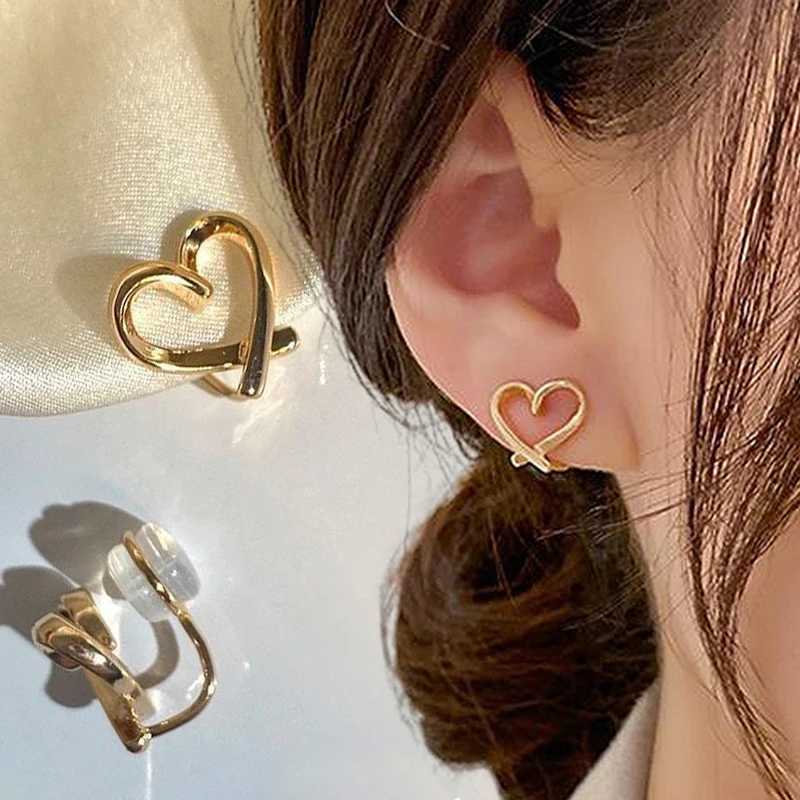 Fashionable simple irregular heart-shaped ear clips for women non perforated silicone ear studs Korean ear studs party jewelry gifts W241017
