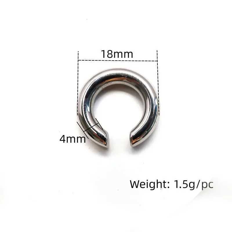 Unique false perforated metal ear clip asymmetric circular cartoon ear clip suitable for womens fashionable jewelry Christmas gifts W241017