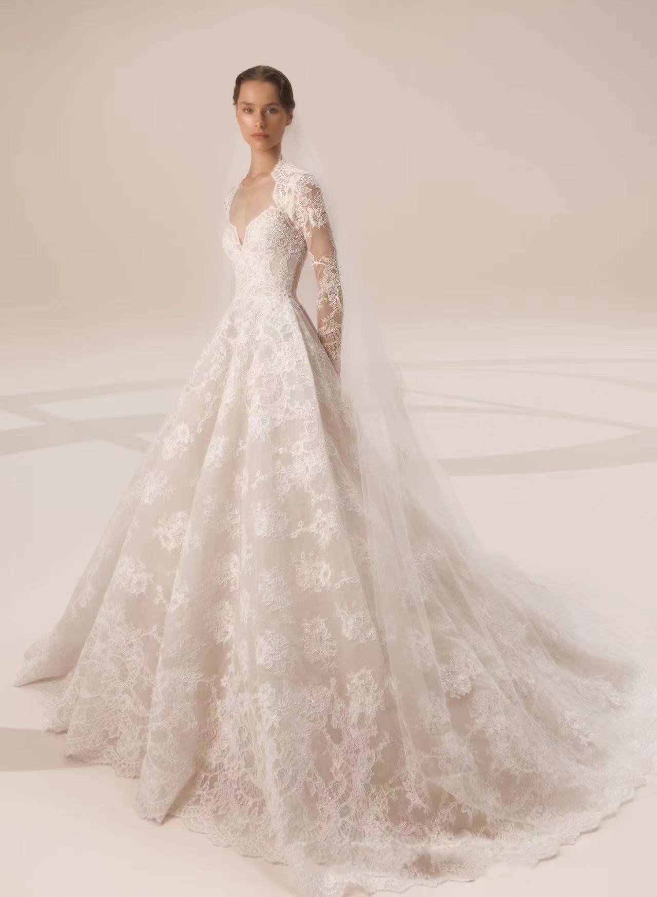 Elegant A Line Bride Gown With Veil O Neck Long Sleeve Wedding Dress Backless Ruched Sweep Train Lace Bridal Dresses Custom Made