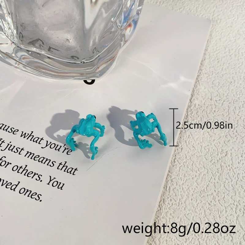 Korean Cute Green Frog Earclip Earrings Suitable for Womens Earsleeves Non Perforated Ear Bones Non Perforated Earrings Girls Party Jewelry W241017