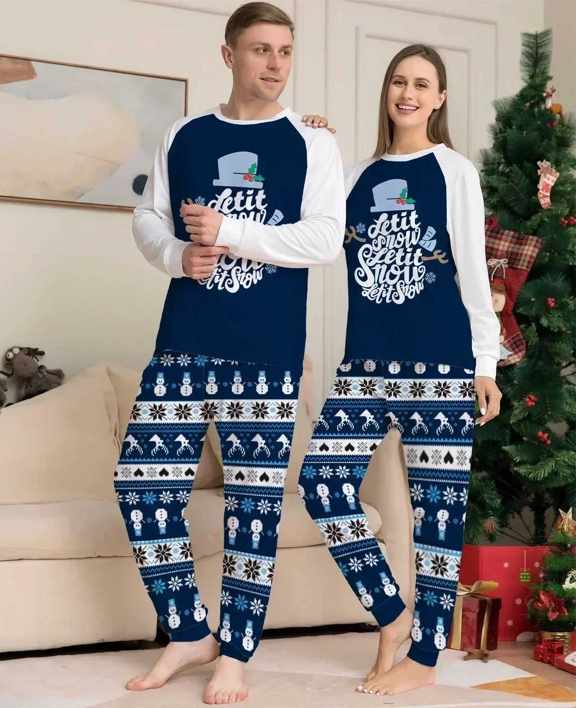 Letter Print Christmas Family Pajamas Set Mother Father Kids Matching Outfits Cute and Soft 2-piece Set Baby Dog Romper Pjs Christmas Appearance W2410