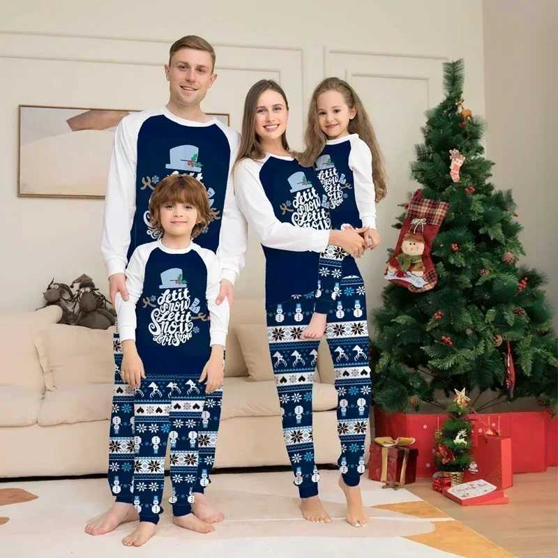 Letter Print Christmas Family Pajamas Set Mother Father Kids Matching Outfits Cute and Soft 2-piece Set Baby Dog Romper Pjs Christmas Appearance W2410