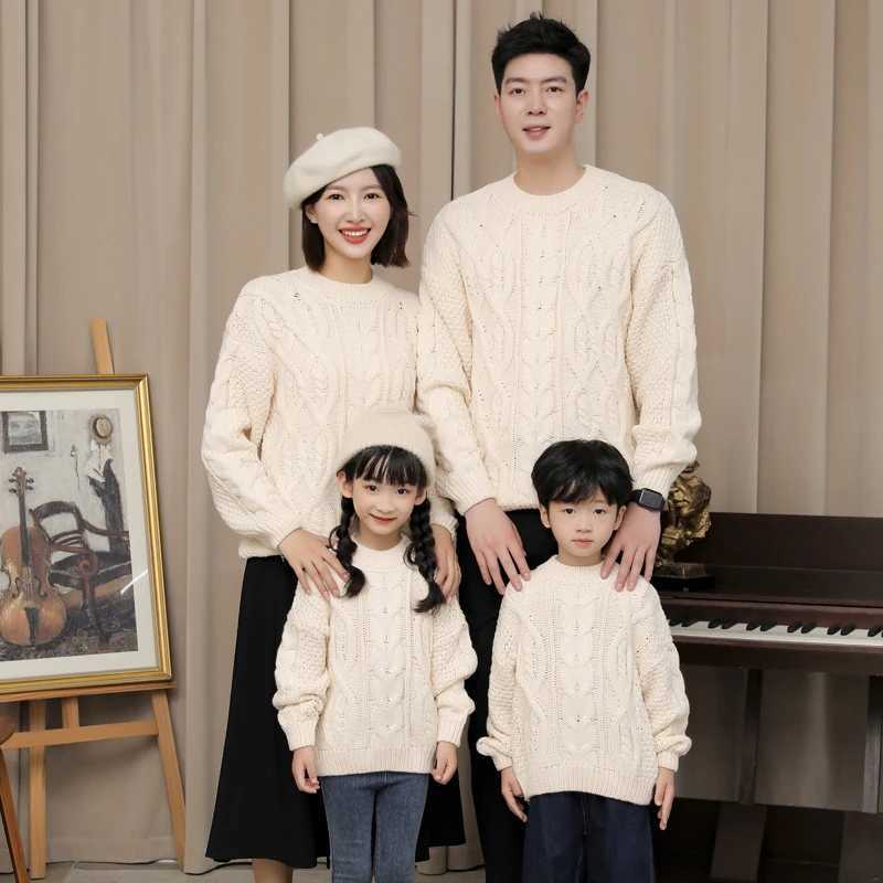 Christmas Family Matching Clothing Family Appearance Mother Son Daughter Mom Dad Clothing New Year Family Clothing Sweater W241015