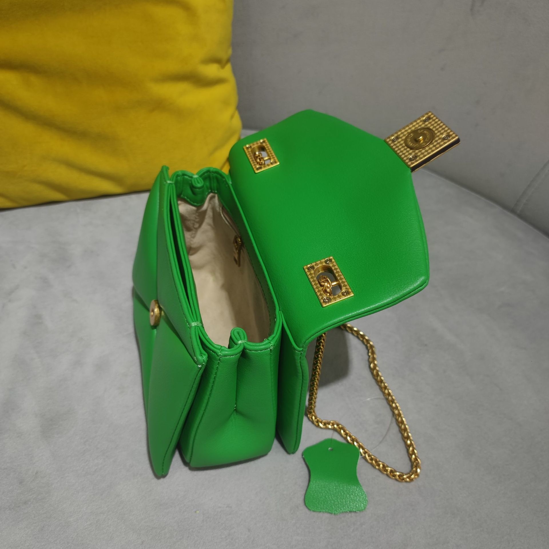 Cowhide Designer Leather Handbag Golden Big Rivet Chain Shoulder Small Purse Fashion Green Tote Bag Crossbody Women