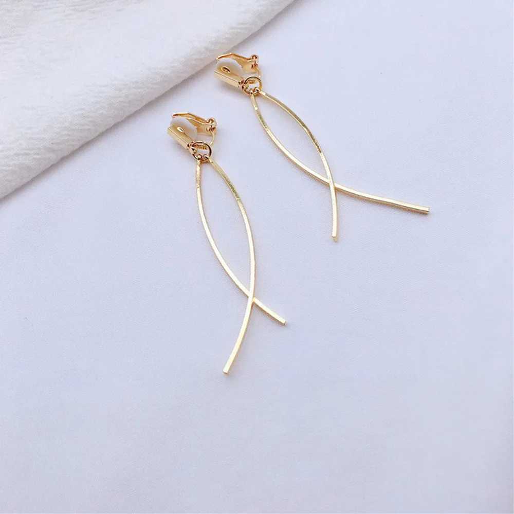 Non perforated gold geometric irregular clip on womens earrings metal jewelry earrings cuff earrings Boucle DOreille womens earrings W241017