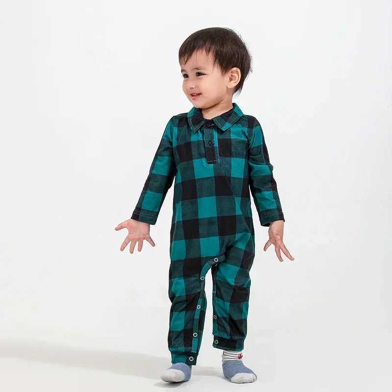 Christmas Family Appearance Clothing Christmas Pajama Set Mother Father Children Matching Clothing Warm Soft Pajamas Baby Boys and Girls Clothing W241