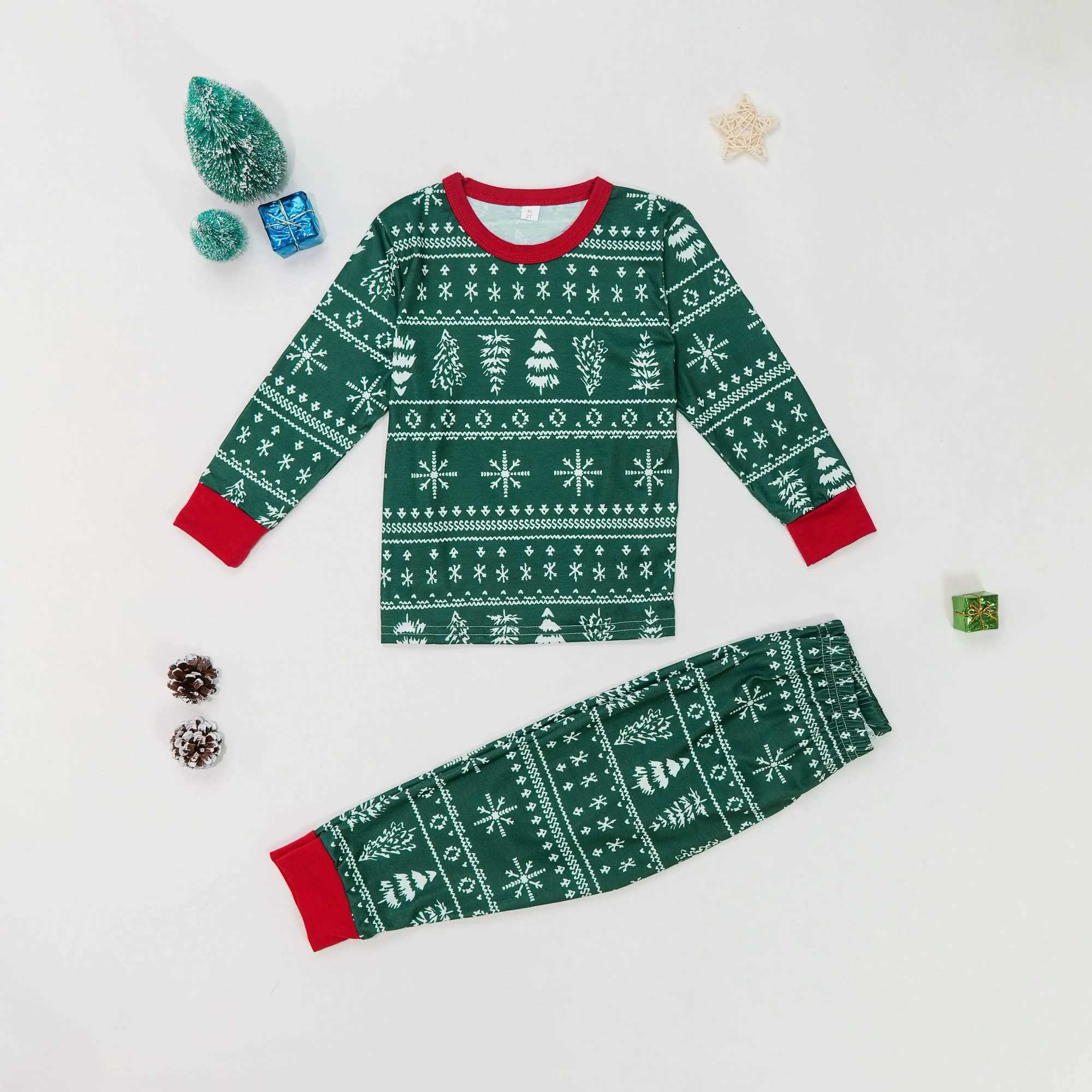 New winter 2024 full set printed pajamas set family baby jumpsuit Christmas matching set 2-piece set pajamas Christmas appearance W241015